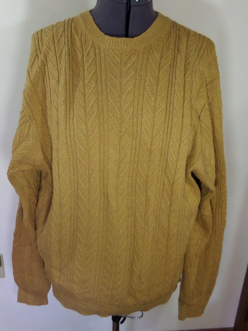 Hickey Freeman Men's Winter Gold Color 100% Silk Cable Knit Sweater Size XL NWT